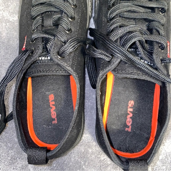 Levi's Black Sneakers with Thick Rubber Sole and Reinforced Toe Cap - Picture 10 of 12